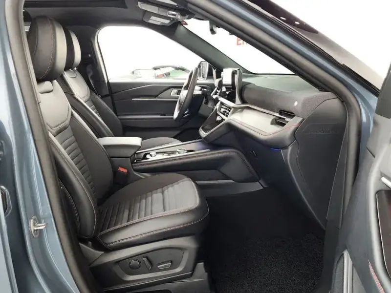 2025 Ford Explorer с пробегом 7 261 км