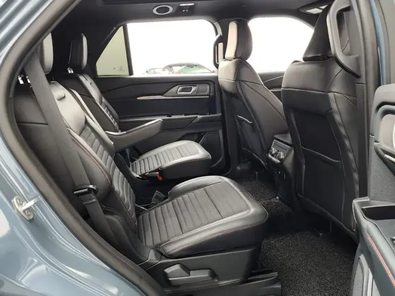 2025 Ford Explorer с пробегом 7 261 км