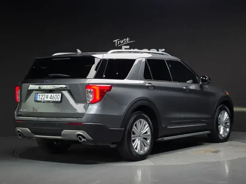 2023 Ford Explorer с пробегом 12 717 км