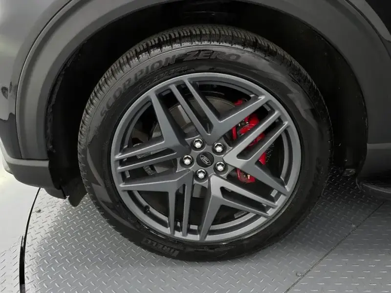 2025 Ford Explorer с пробегом 9 159 км