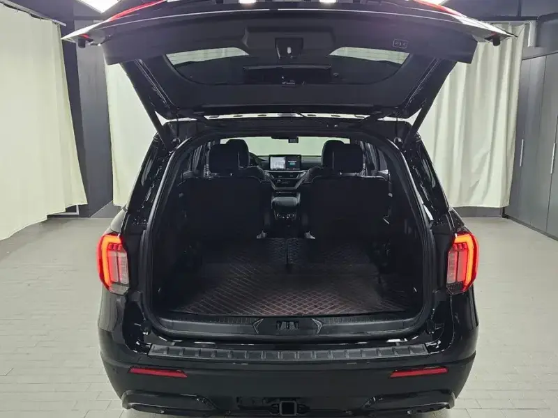 2024 Ford Explorer с пробегом 14 041 км