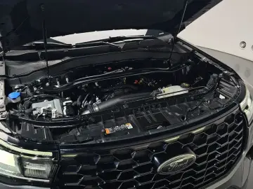 2025 Ford Explorer с пробегом 19 133 км