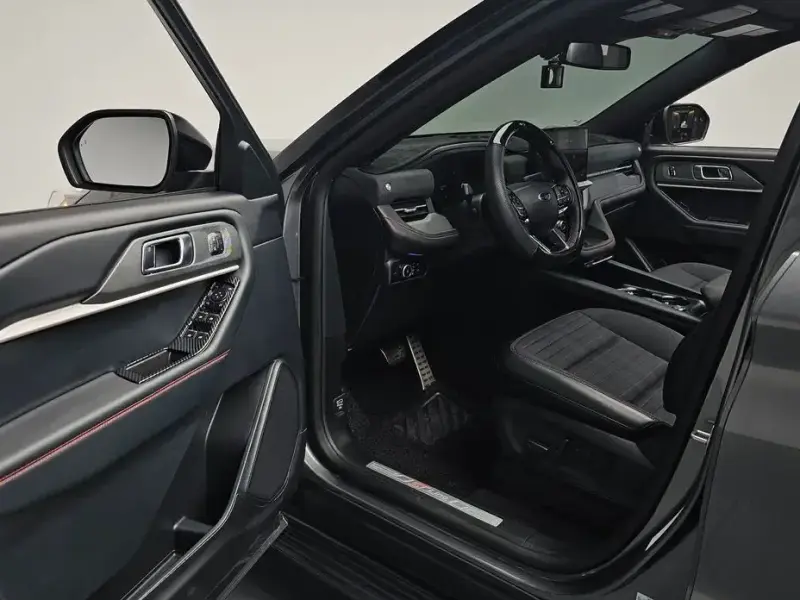 2025 Ford Explorer с пробегом 19 133 км