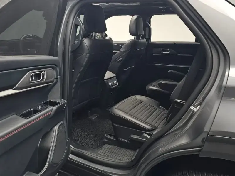 2025 Ford Explorer с пробегом 19 133 км