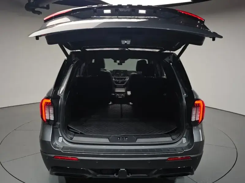 2025 Ford Explorer с пробегом 19 133 км