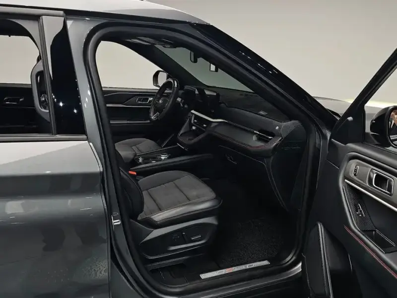 2025 Ford Explorer с пробегом 19 133 км