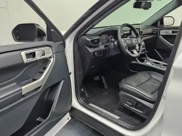 2023 Ford Explorer с пробегом 23 145 км