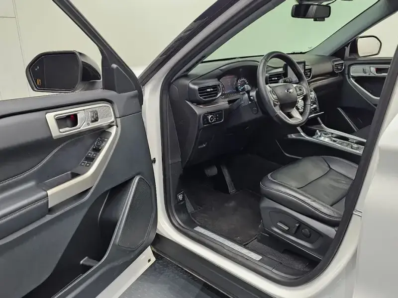 2023 Ford Explorer с пробегом 23 145 км