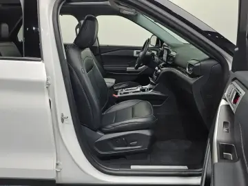 2023 Ford Explorer с пробегом 23 145 км