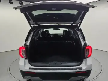 2023 Ford Explorer с пробегом 23 145 км