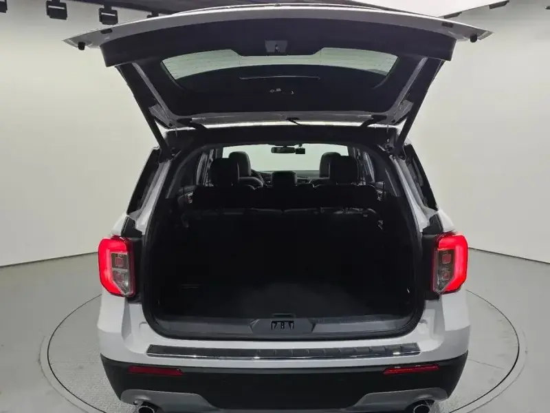 2023 Ford Explorer с пробегом 23 145 км