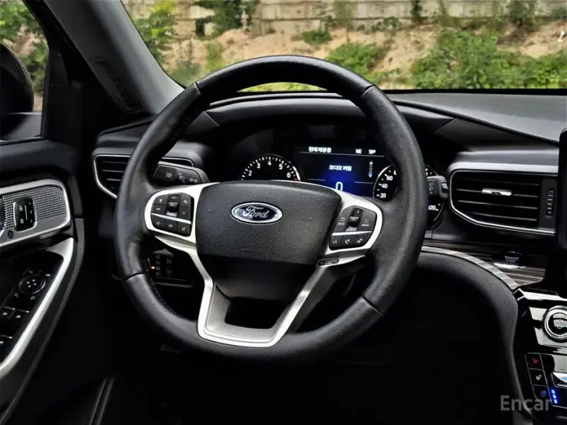 2023 Ford Explorer с пробегом 45 800 км