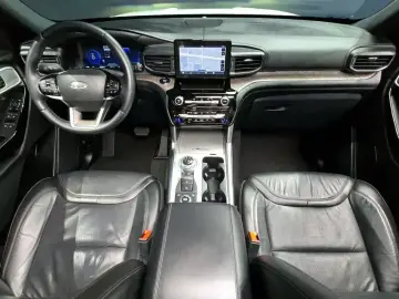 2023 Ford Explorer с пробегом 47 256 км