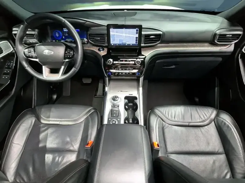 2023 Ford Explorer с пробегом 47 256 км