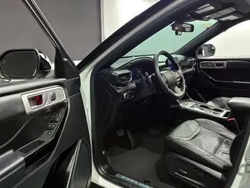 2023 Ford Explorer с пробегом 47 256 км