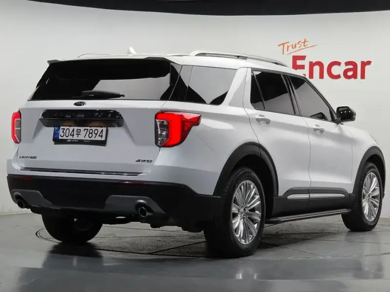 2023 Ford Explorer с пробегом 13 736 км