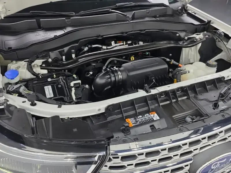 2023 Ford Explorer с пробегом 13 736 км