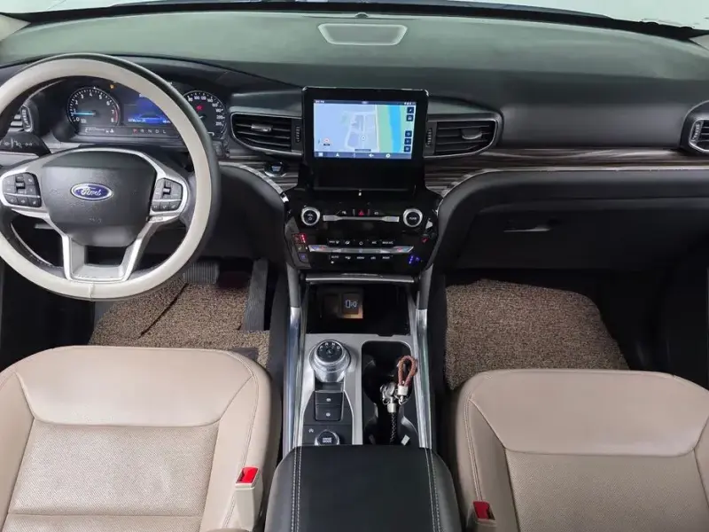 2023 Ford Explorer с пробегом 13 736 км