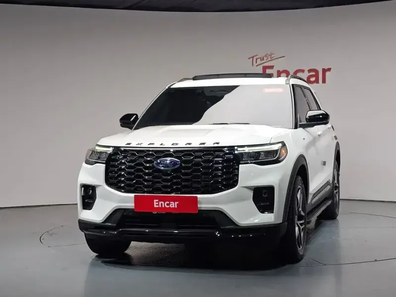 2024 Ford Explorer с пробегом 15 792 км