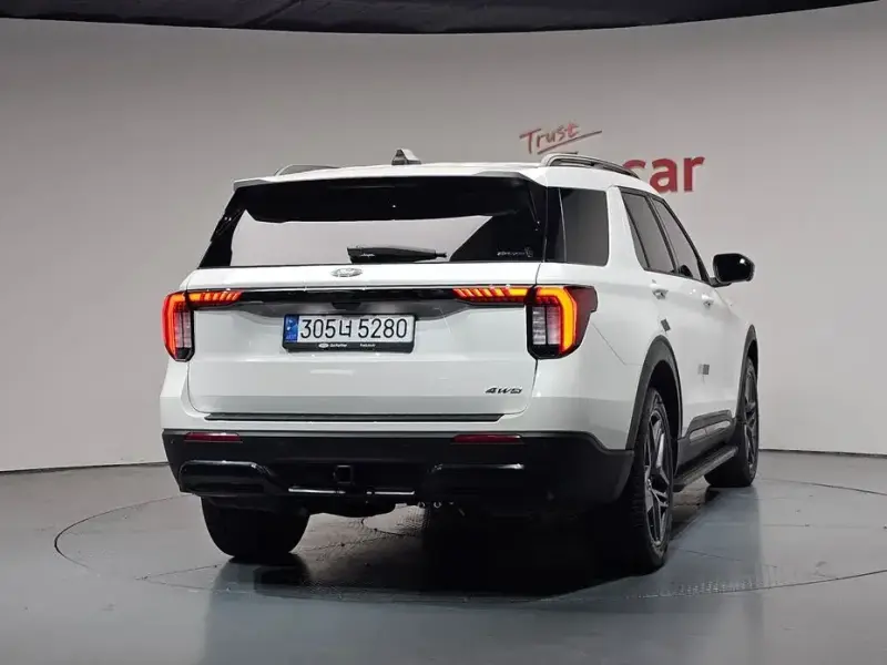 2024 Ford Explorer с пробегом 15 792 км
