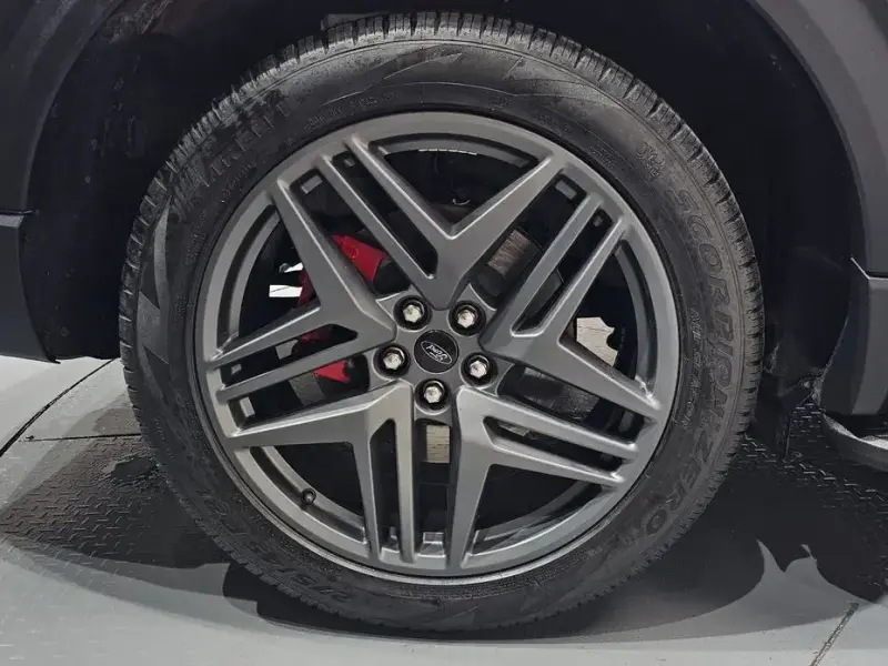 2024 Ford Explorer с пробегом 15 792 км