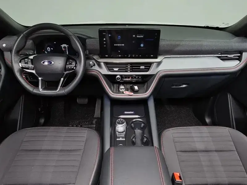 2024 Ford Explorer с пробегом 15 792 км