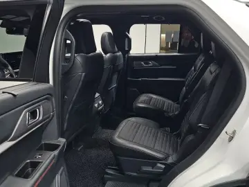 2024 Ford Explorer с пробегом 15 792 км