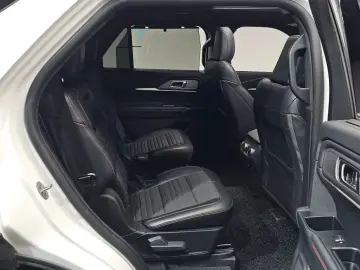 2024 Ford Explorer с пробегом 15 792 км