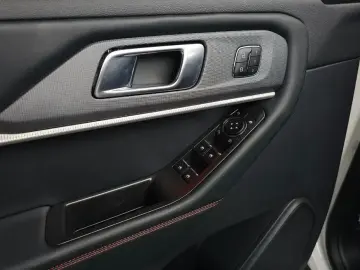 2024 Ford Explorer с пробегом 15 792 км