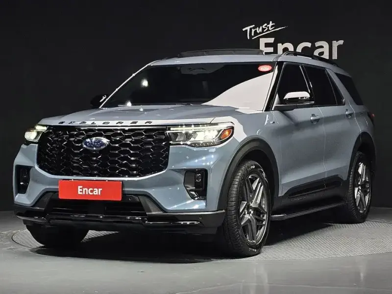 2025 Ford Explorer с пробегом 24 084 км