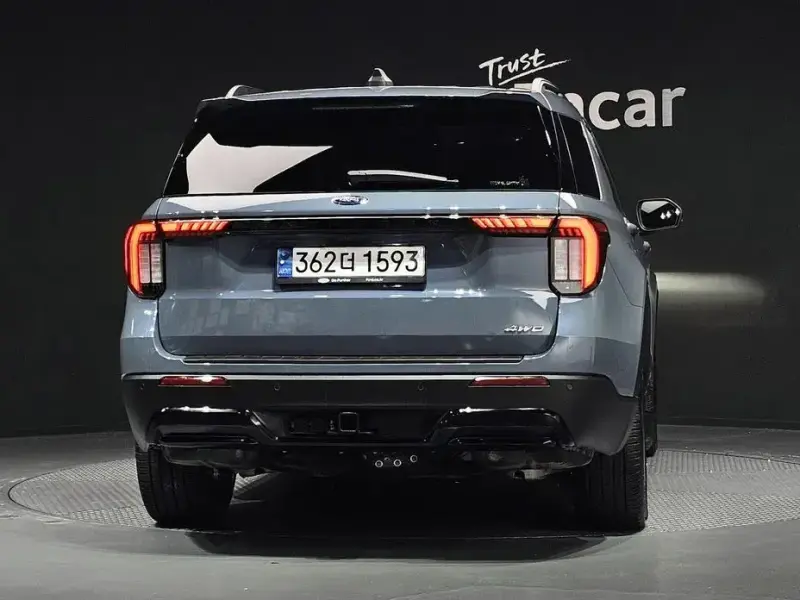 2025 Ford Explorer с пробегом 24 084 км