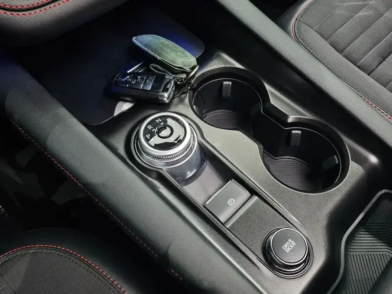 2025 Ford Explorer с пробегом 24 084 км