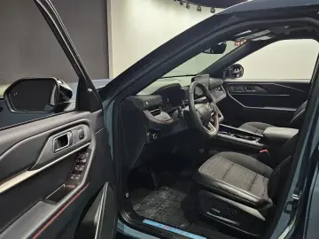 2025 Ford Explorer с пробегом 24 084 км