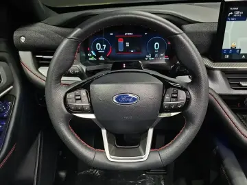 2025 Ford Explorer с пробегом 24 084 км