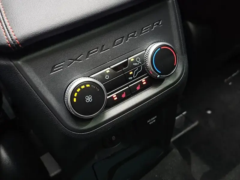 2025 Ford Explorer с пробегом 24 084 км
