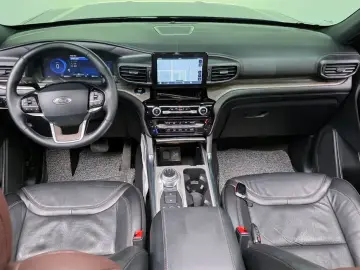 2023 Ford Explorer с пробегом 46 332 км