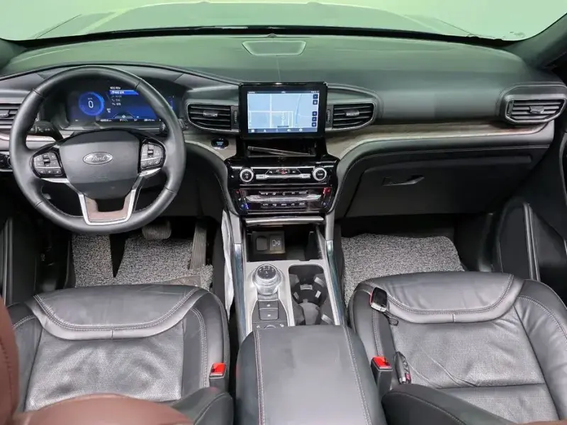 2023 Ford Explorer с пробегом 46 332 км