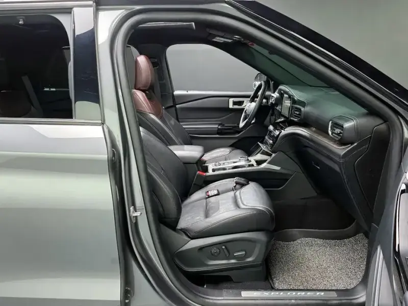 2023 Ford Explorer с пробегом 46 332 км