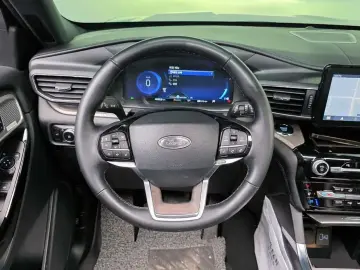 2023 Ford Explorer с пробегом 46 332 км