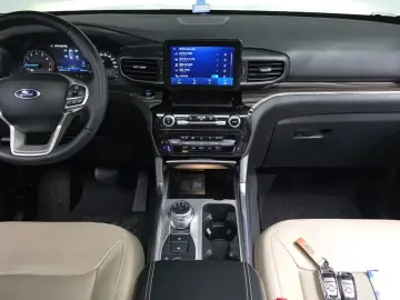 2023 Ford Explorer с пробегом 30 216 км