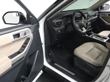 2023 Ford Explorer с пробегом 30 216 км