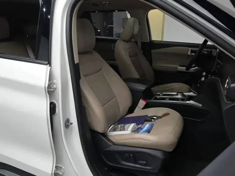 2023 Ford Explorer с пробегом 30 216 км