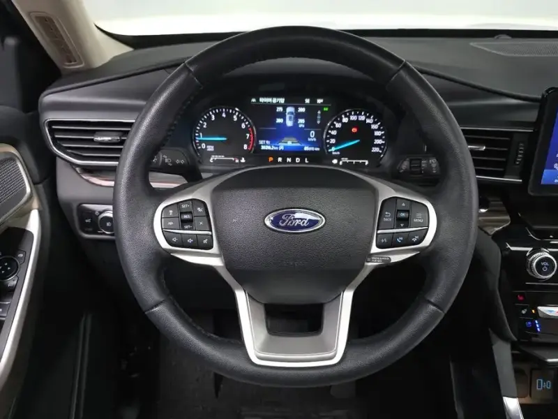 2023 Ford Explorer с пробегом 30 216 км