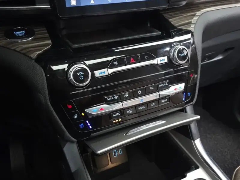 2023 Ford Explorer с пробегом 30 216 км
