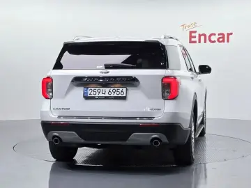 2023 Ford Explorer с пробегом 63 672 км