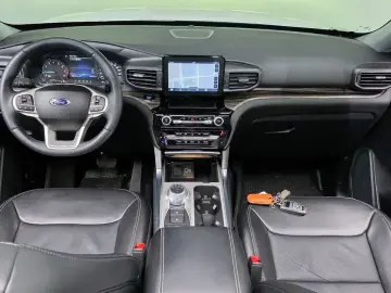 2023 Ford Explorer с пробегом 63 672 км