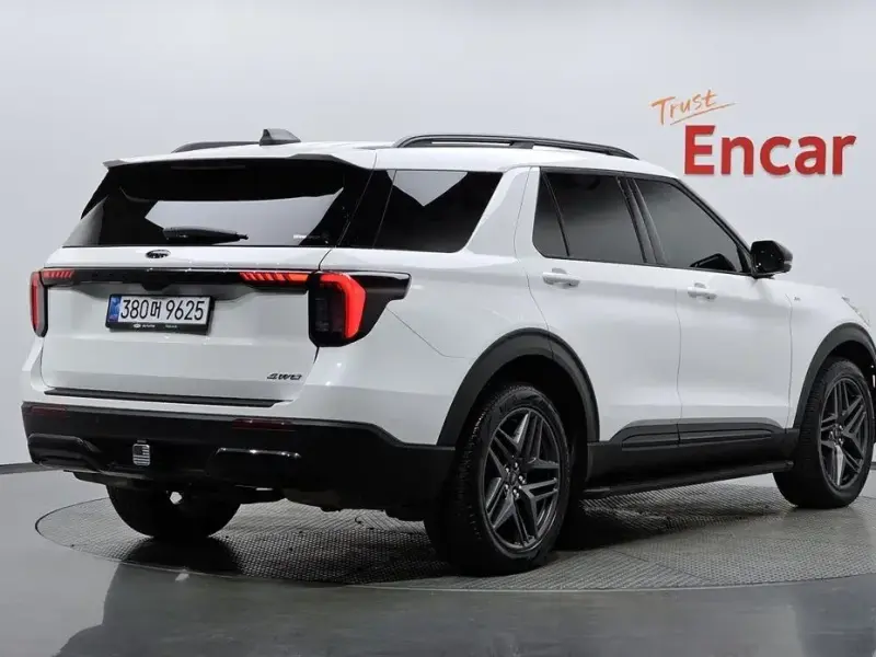 2025 Ford Explorer с пробегом 26 897 км