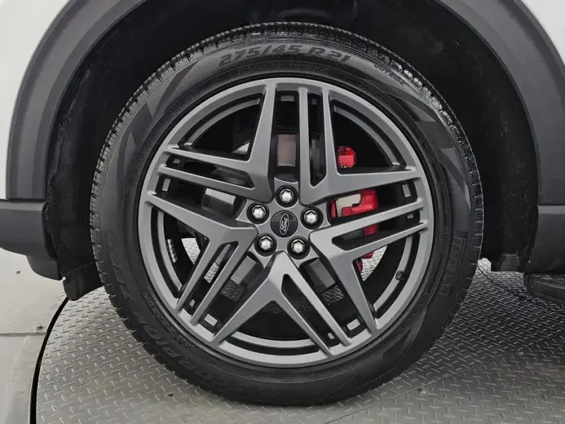 2025 Ford Explorer с пробегом 26 897 км