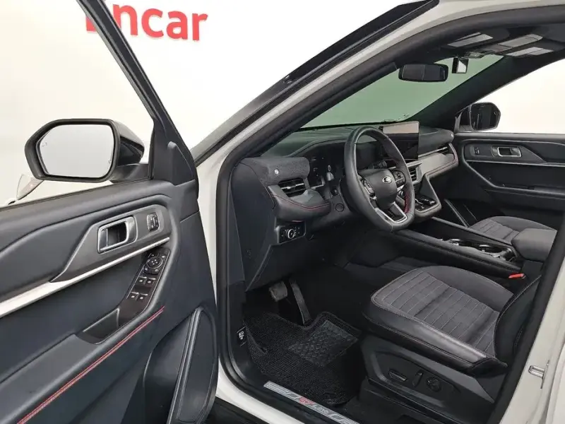 2025 Ford Explorer с пробегом 26 897 км