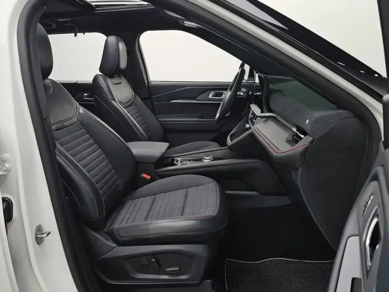 2025 Ford Explorer с пробегом 26 897 км